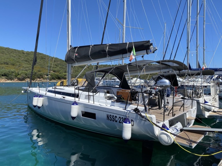 Segelboot mieten in Cugnana Verde zum besten Preis