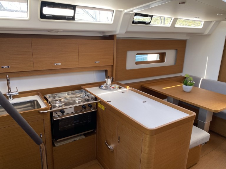 YachtCharter in Cugnana Verde - Bénéteau First 44 auf SamBoat