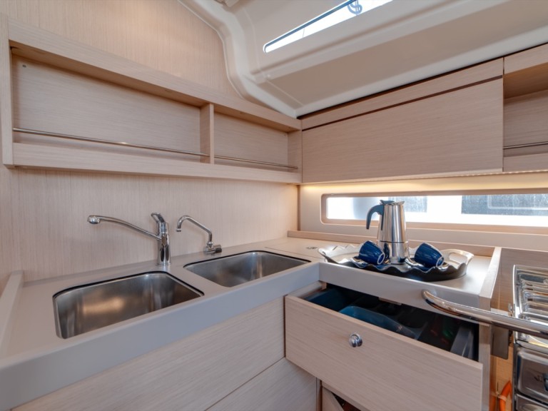Boot mieten Cugnana Verde günstig Oceanis 40.1