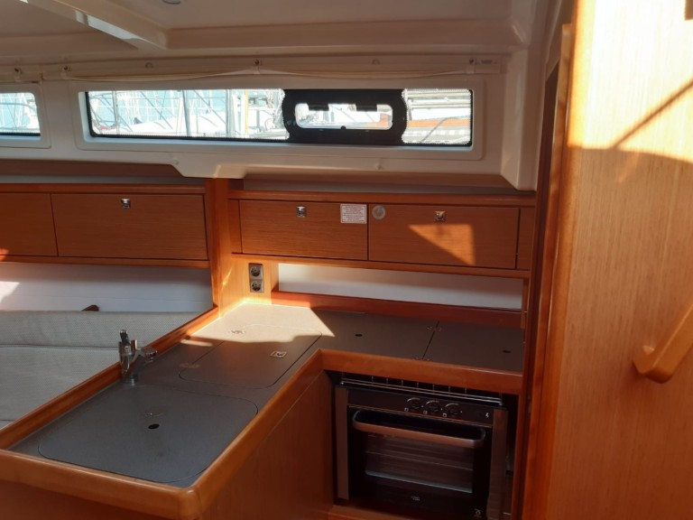 Ein Bavaria Cruiser 34 mieten in Puntone