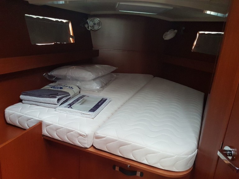 Bootsverleih Bénéteau Oceanis 41.1 Puntone Samboat