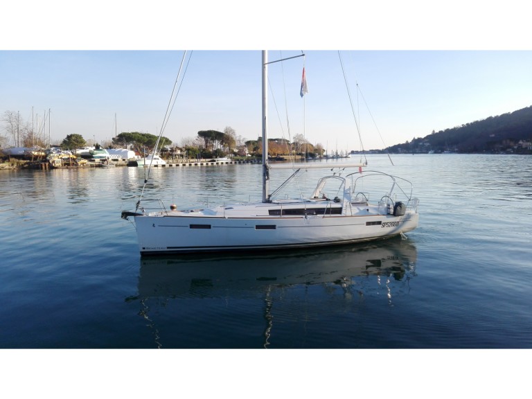 Ein Bénéteau Oceanis 41.1 mieten in Bocca di Magra