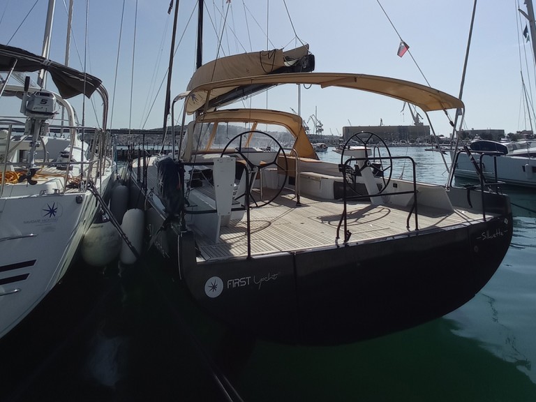 Ein Bénéteau First 53 mieten in Primošten