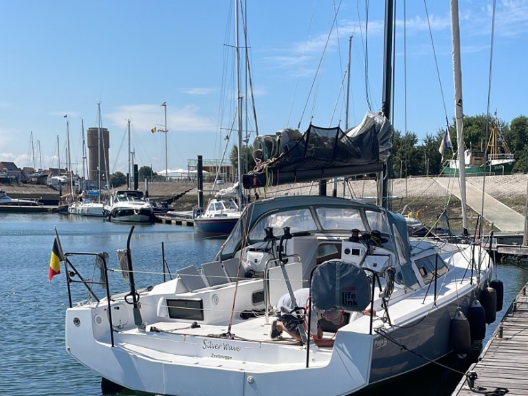 YachtCharter in La Trinité-sur-Mer - Pogo Structures Pogo 36 auf SamBoat
