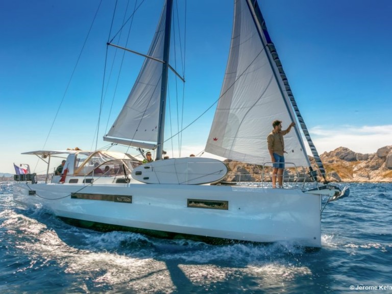 YachtCharter in Gouviá - Jeanneau Sun Loft 47 auf SamBoat