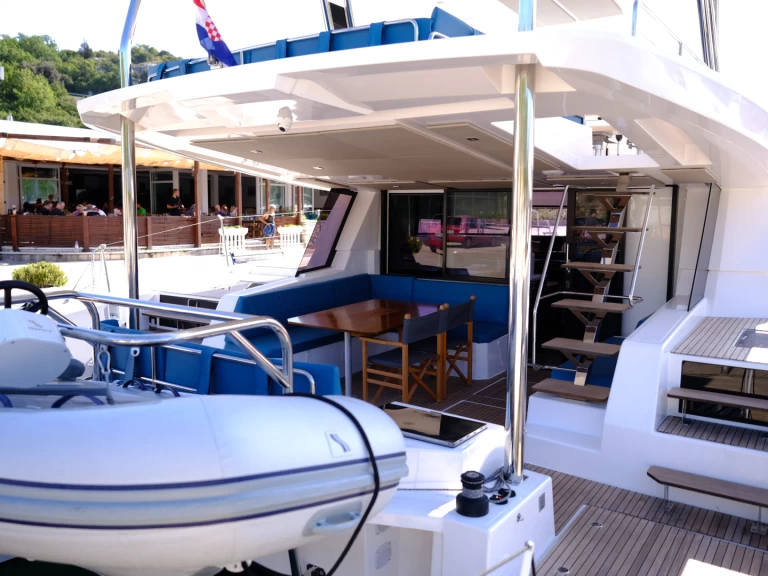 Ein Cervetti Yachts Cervetti 44 Power - 4 + 1 cab. mieten in Primošten