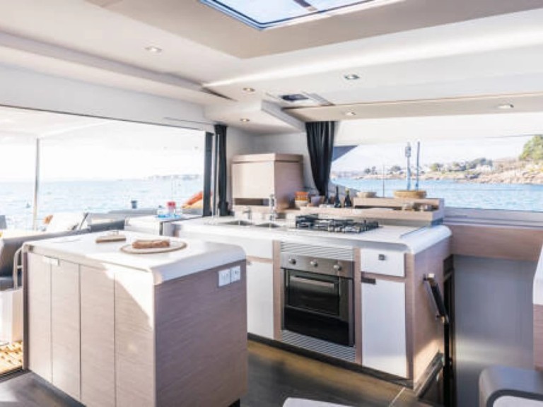 YachtCharter in La Rochelle - Fountaine Pajot Aura 51 auf SamBoat
