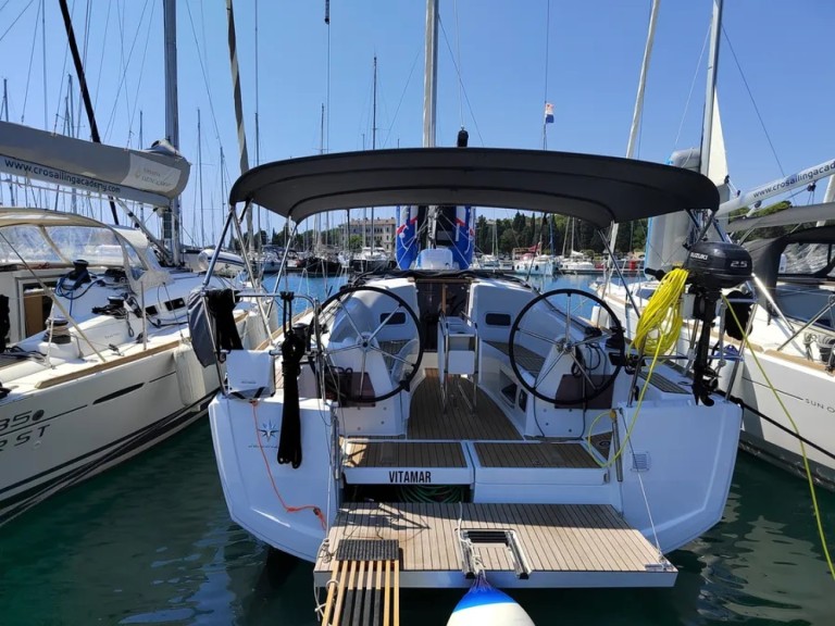 Boot mieten Pula günstig Sun Odyssey 349
