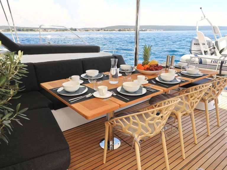 Ein Lagoon NOMAD mieten in Kroatien