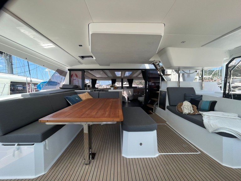 Bootsverleih Fountaine Pajot Aura 51 Seget Donji Samboat