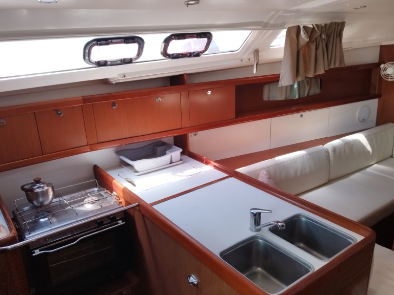 Boot mieten Néa Péramos günstig Oceanis 37