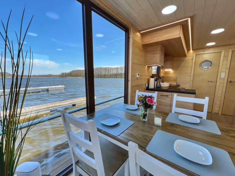 Ein WOMA Woma D12 mieten in Fürstenberg/Havel