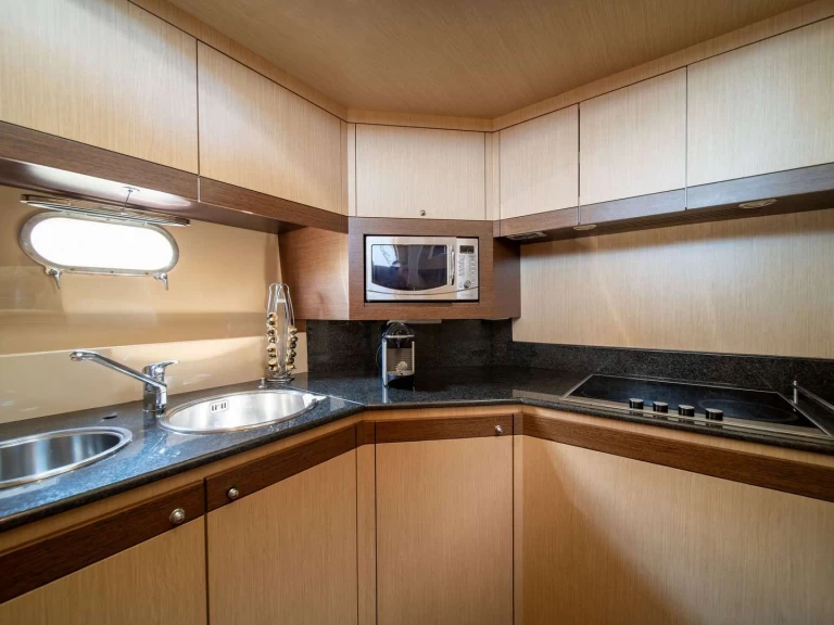 Yacht mieten in Athen zum besten Preis