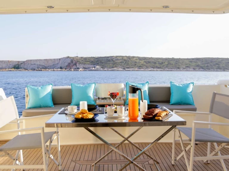 Ein Ferretti SUMMER CAMP mieten in Athen