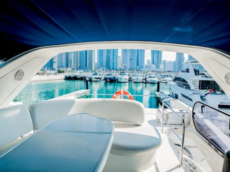 Azimut Azimut 50 mieten Dubai Marina