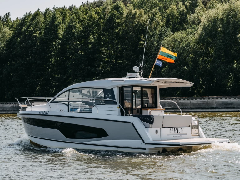 Vermietung Motorboot Sealine mit Führerschein