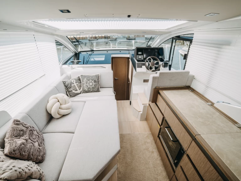 Motorboot mieten in Klaipėdos rajonas - Sealine C335 Grey