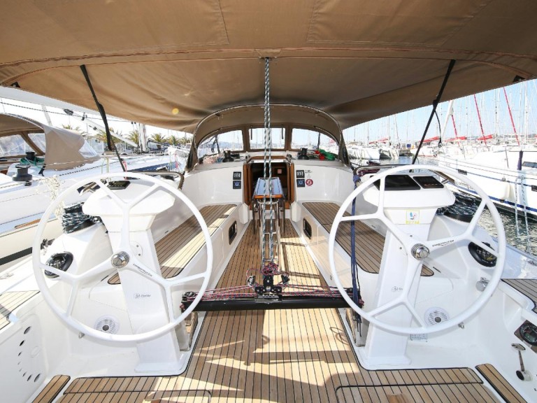 Ein Bavaria Cruiser 41S mieten in Murter-Kornati