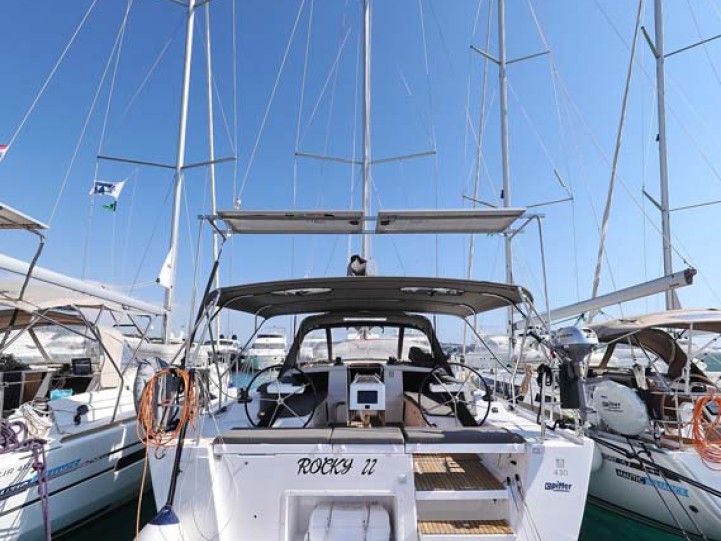 Ein Dufour Dufour 430 mieten in Murter-Kornati