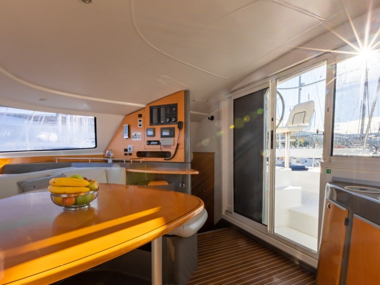 Katamaran mit oder ohne Skipper Fountaine Pajot mieten in Punat