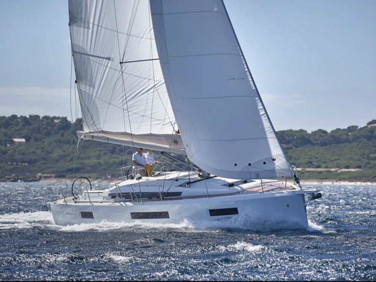 Ein Jeanneau Sun Odyssey 440 mieten in Drage