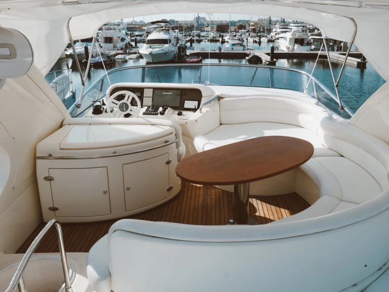 YachtCharter in Dubai Marina - Azimut Azimut 55 auf SamBoat