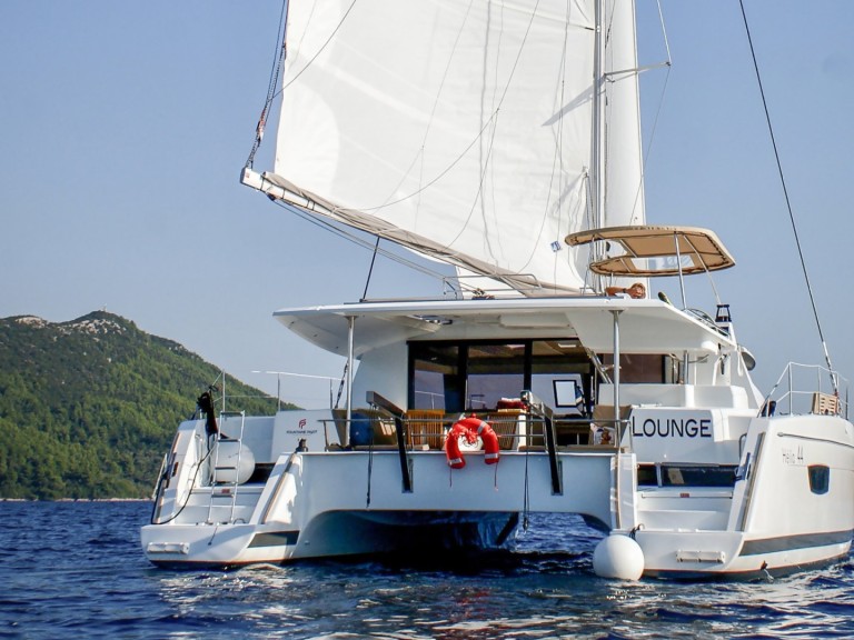 Fountaine Pajot Helia 44 mieten Tivat