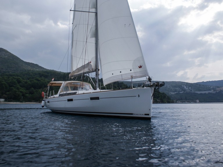 Ein Bénéteau Oceanis 45 mieten in Tivat