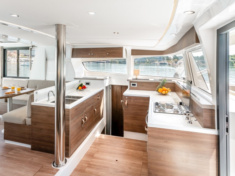 Ein Bali Catamarans Bali 4.2 mieten in Šibenik