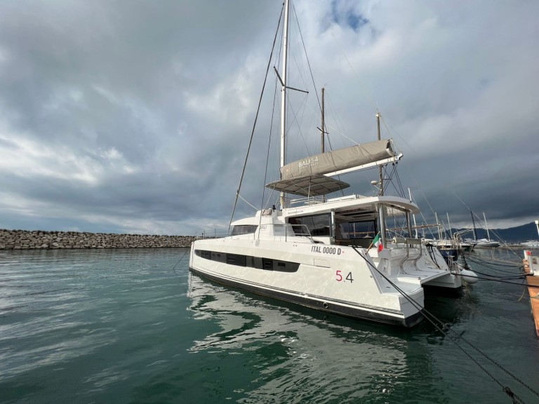 Katamaran mit oder ohne Skipper Bali Catamarans mieten in Salerno