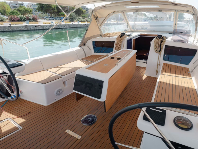 Segelboot mit oder ohne Skipper Dufour mieten in Álimos