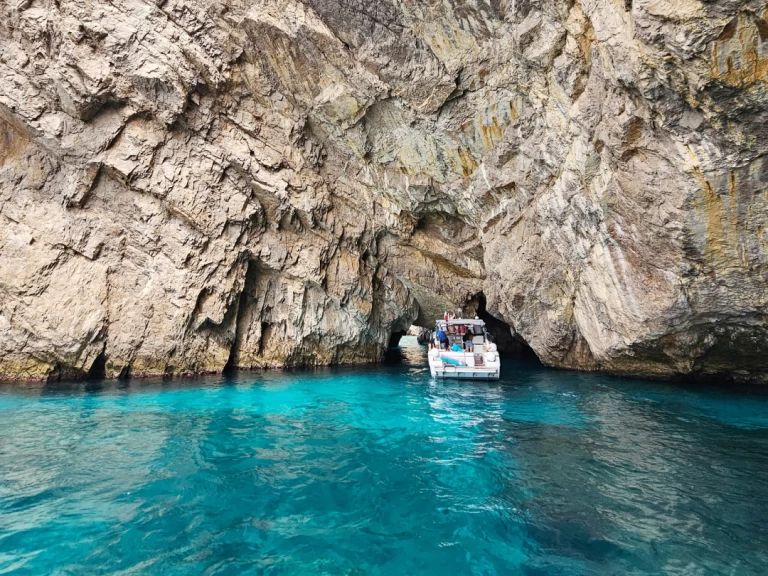 YachtCharter in Positano - Chris Craft Commander 31 auf SamBoat