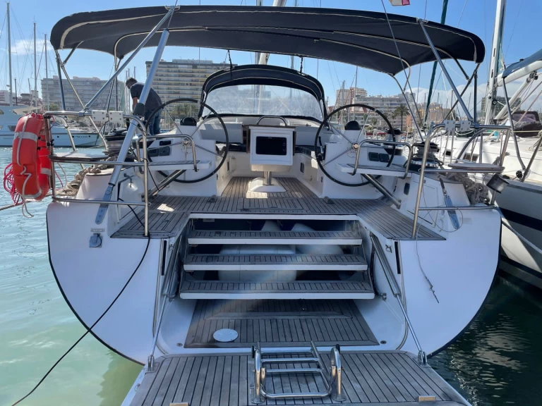 YachtCharter in Club Nàutic Sant Antoni - Elan Impression 514 auf SamBoat