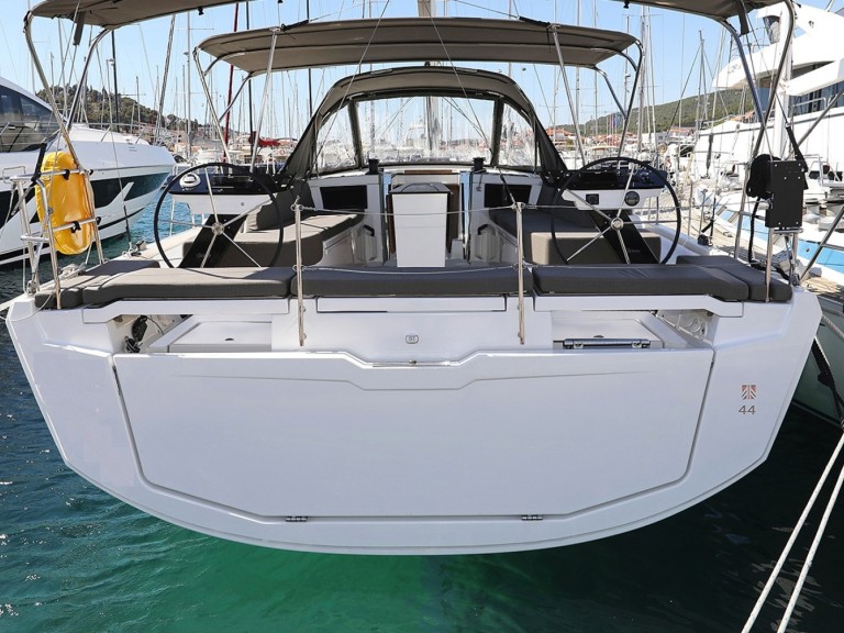 Boot mieten Pula günstig Dufour 44