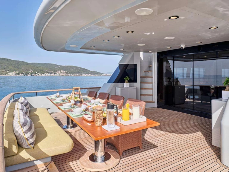 Bootsverleih Cantieri di Pisa, Italy KINTARO Athen Samboat