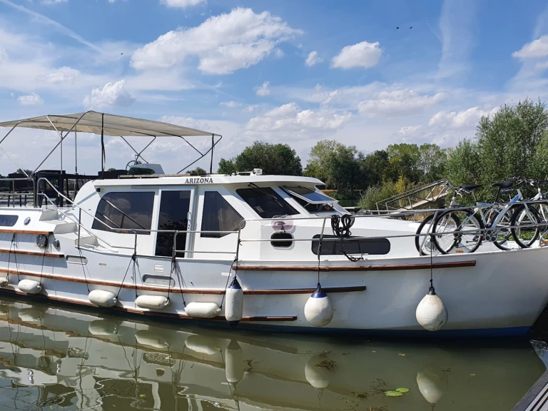 YachtCharter in Savoyeux - America America 43 auf SamBoat