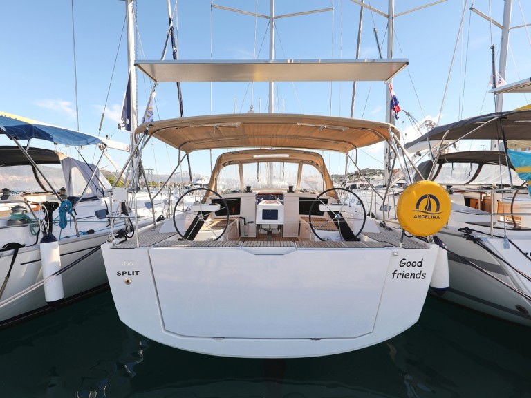 Ein Dufour Dufour 430 Grand Large mieten in Trogir