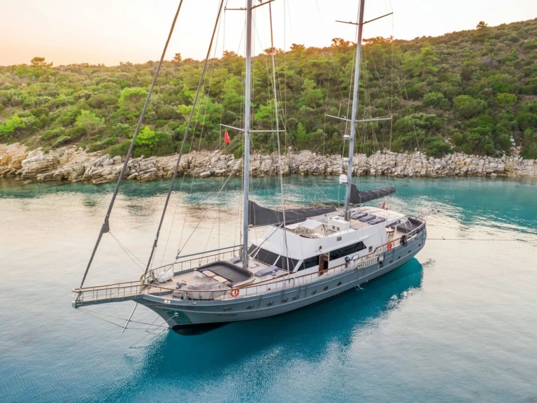 YachtCharter in Lavrion - Custom Made Virtuoso auf SamBoat