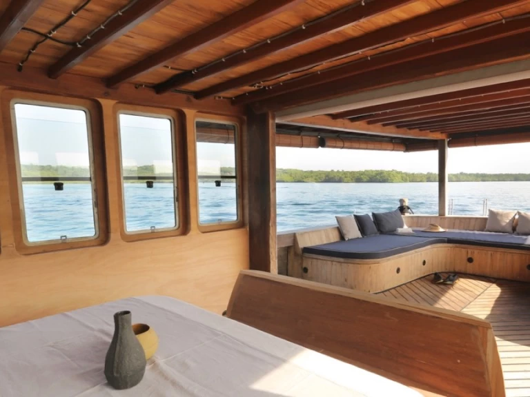 Vermietung Yacht Private Build mit Führerschein