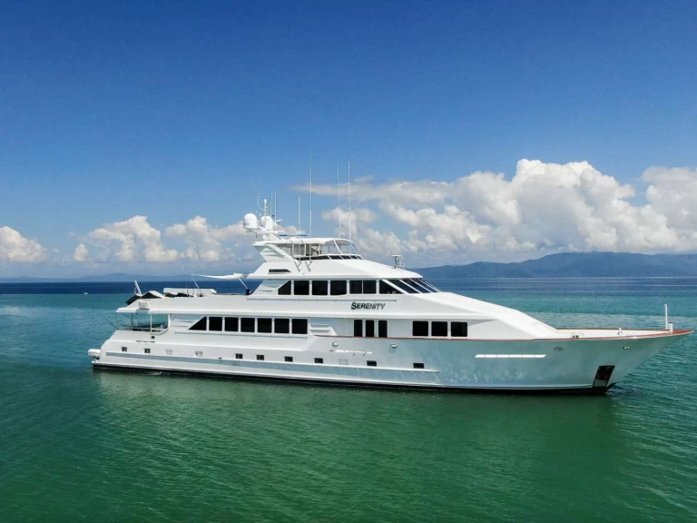 Flagship SERENITY 122 mieten Bahamas