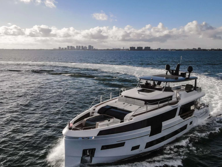 Sirena Saint mieten Turks- und Caicosinseln