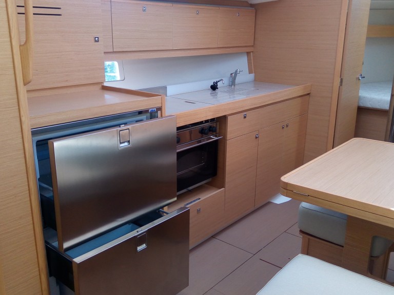 Ein Dufour Dufour 382 Grand Large mieten in Bormes-les-Mimosas