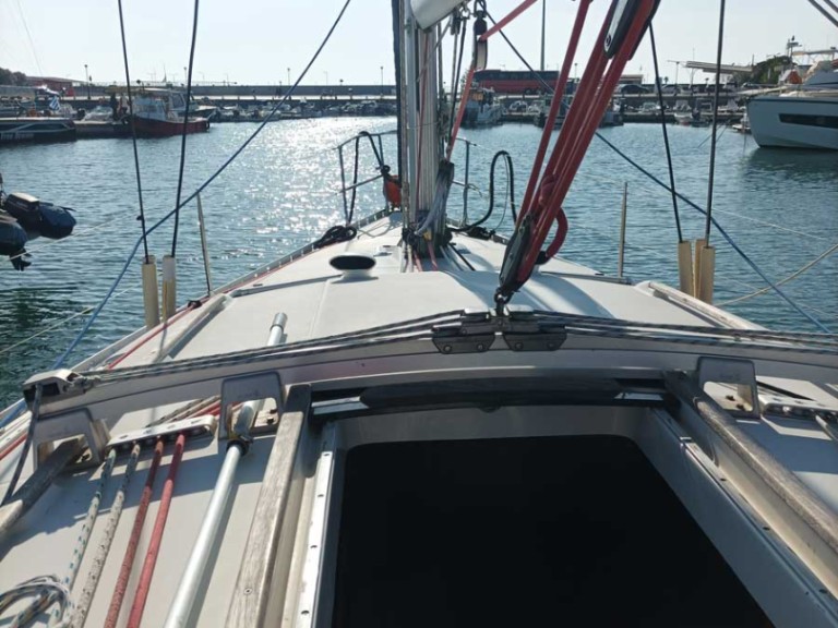 Segelboot mit oder ohne Skipper Bénéteau mieten in Nikiána