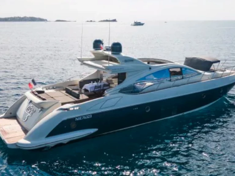 Boot mieten Saint-Tropez günstig Azimut 68 S