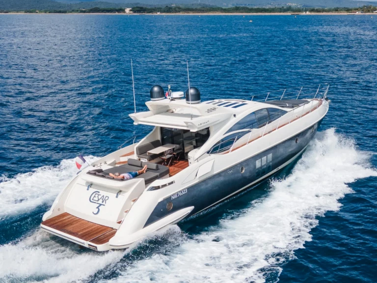 Ein Azimut Azimut 68 S mieten in Saint-Tropez