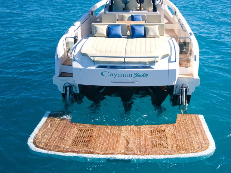 Ein Cayman Cayman 380WA mieten in Lagos