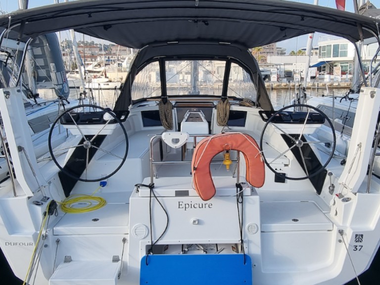 Segelboot mit oder ohne Skipper Dufour mieten in Golfe-Juan