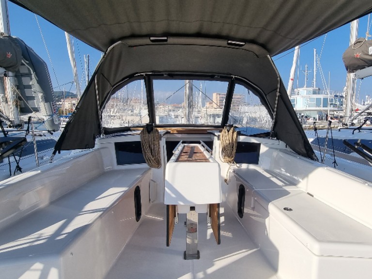 Ein Dufour Dufour 37 mieten in Golfe-Juan