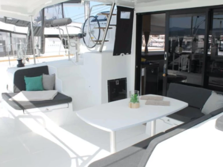 Ein Lagoon Lagoon 42 mieten in Saint-Raphaël