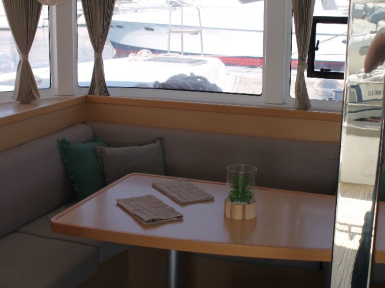 Boot mieten Saint-Raphaël günstig Lagoon 42